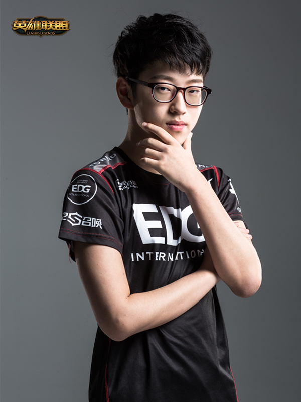 Scout在切尔西比赛中表现优异，夺冠引发热议！